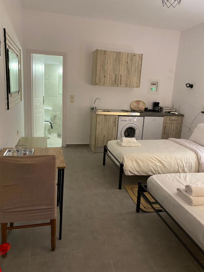 Mani Spot Hotel Areopoli Eksteriør billede