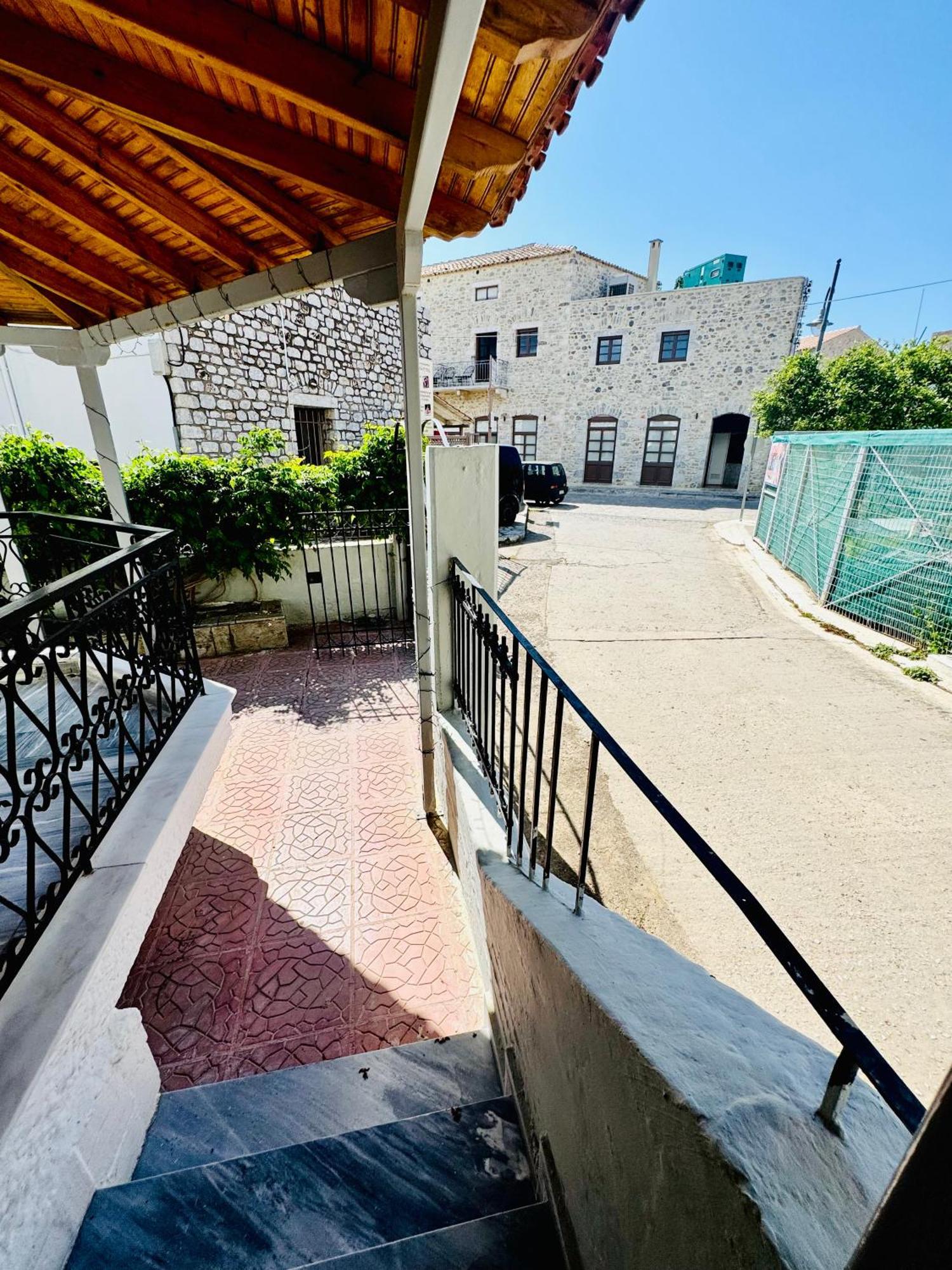 Mani Spot Hotel Areopoli Eksteriør billede