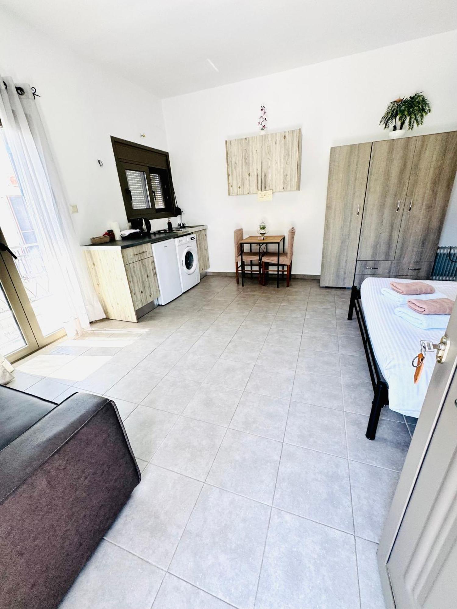 Mani Spot Hotel Areopoli Eksteriør billede