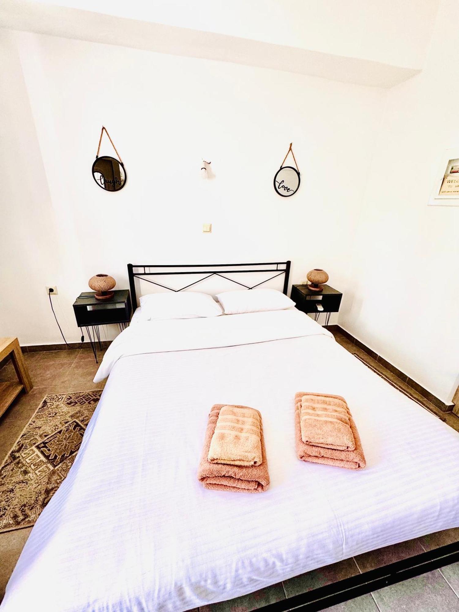 Mani Spot Hotel Areopoli Eksteriør billede